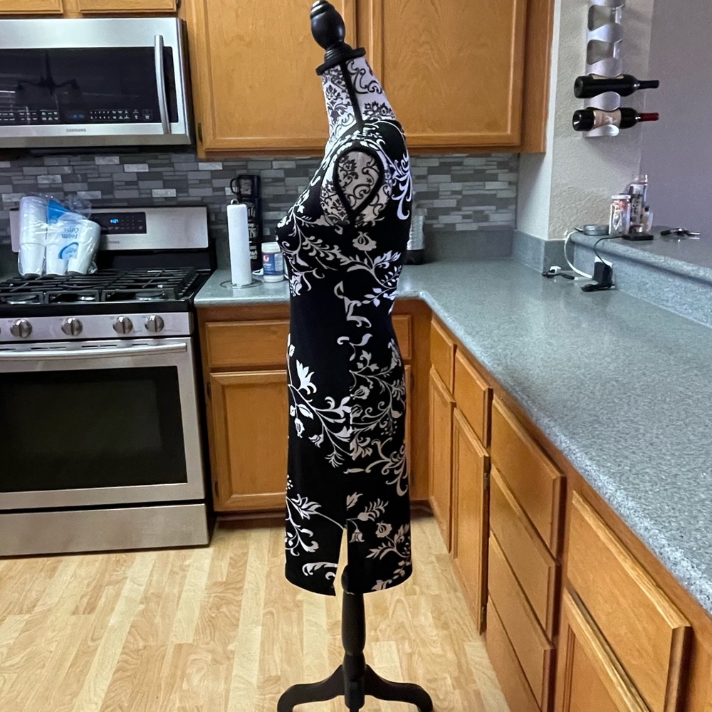 Dress - Picture 4 of 6